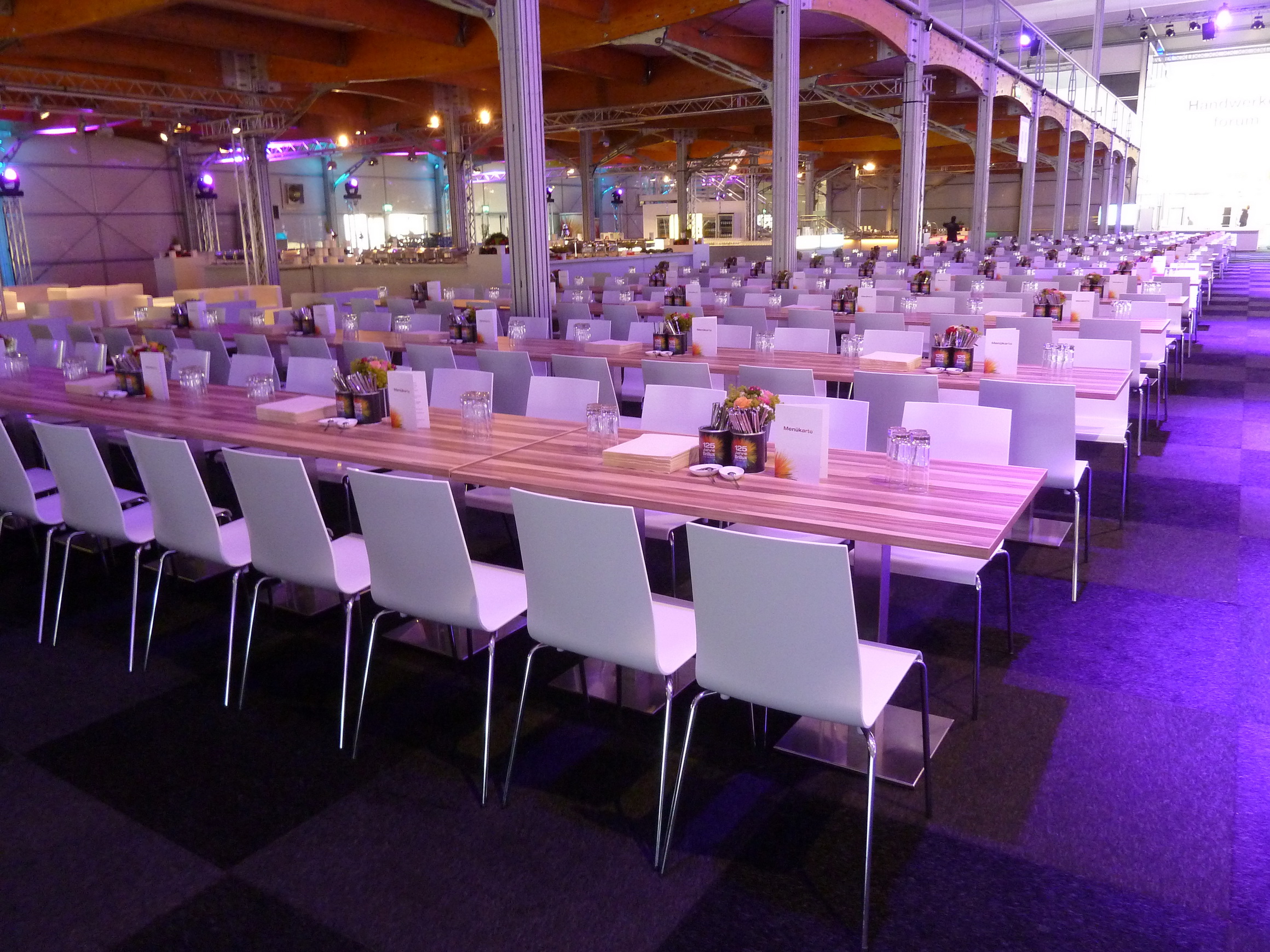 1 Tiffany_walnuss_Kuadra_weiss