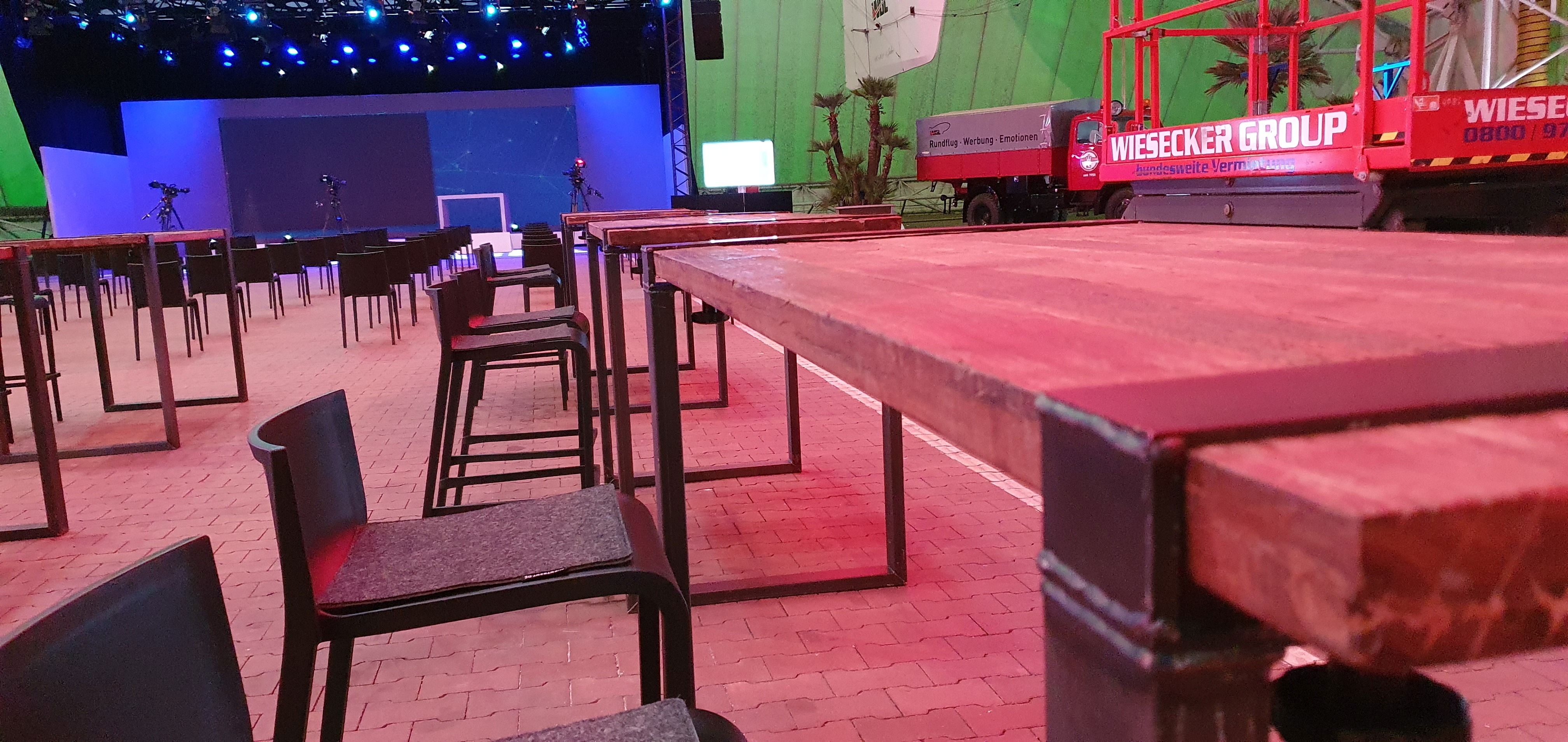 55926_Factory_Hightable