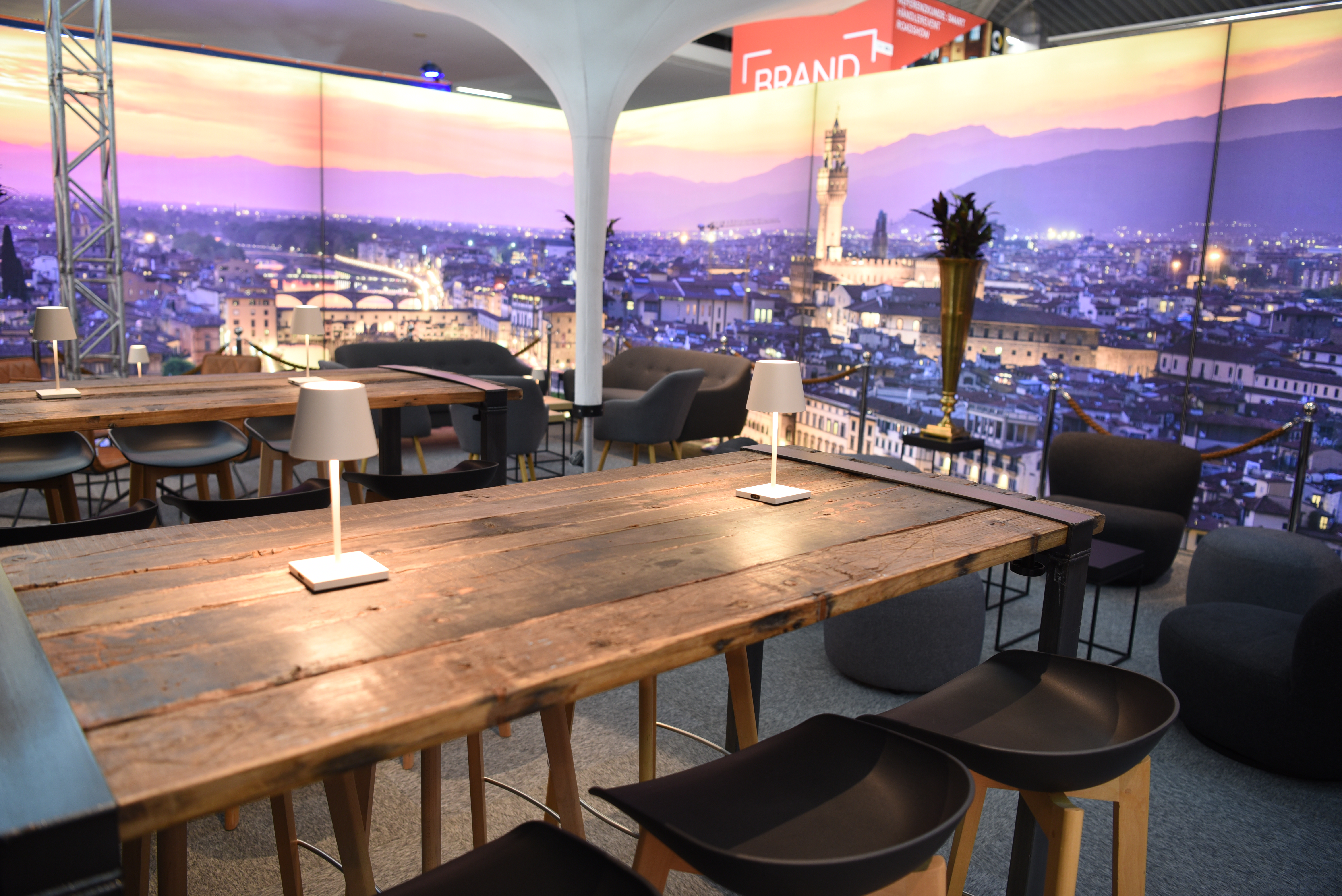 Factory_Woody_goldene Vase