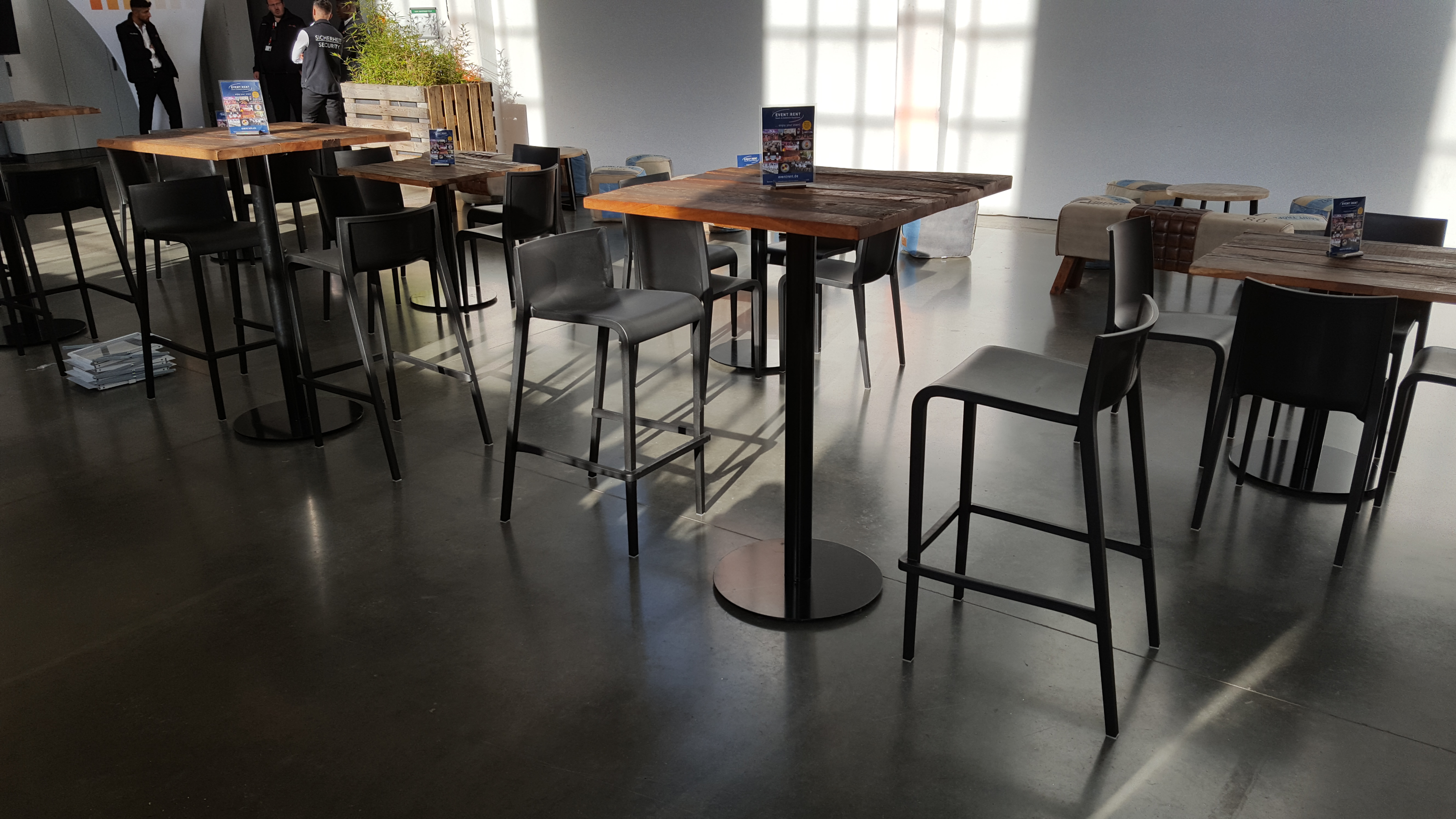 Stehtisch Factory 80 x 80 schwarz BrioFuß + Barhoc