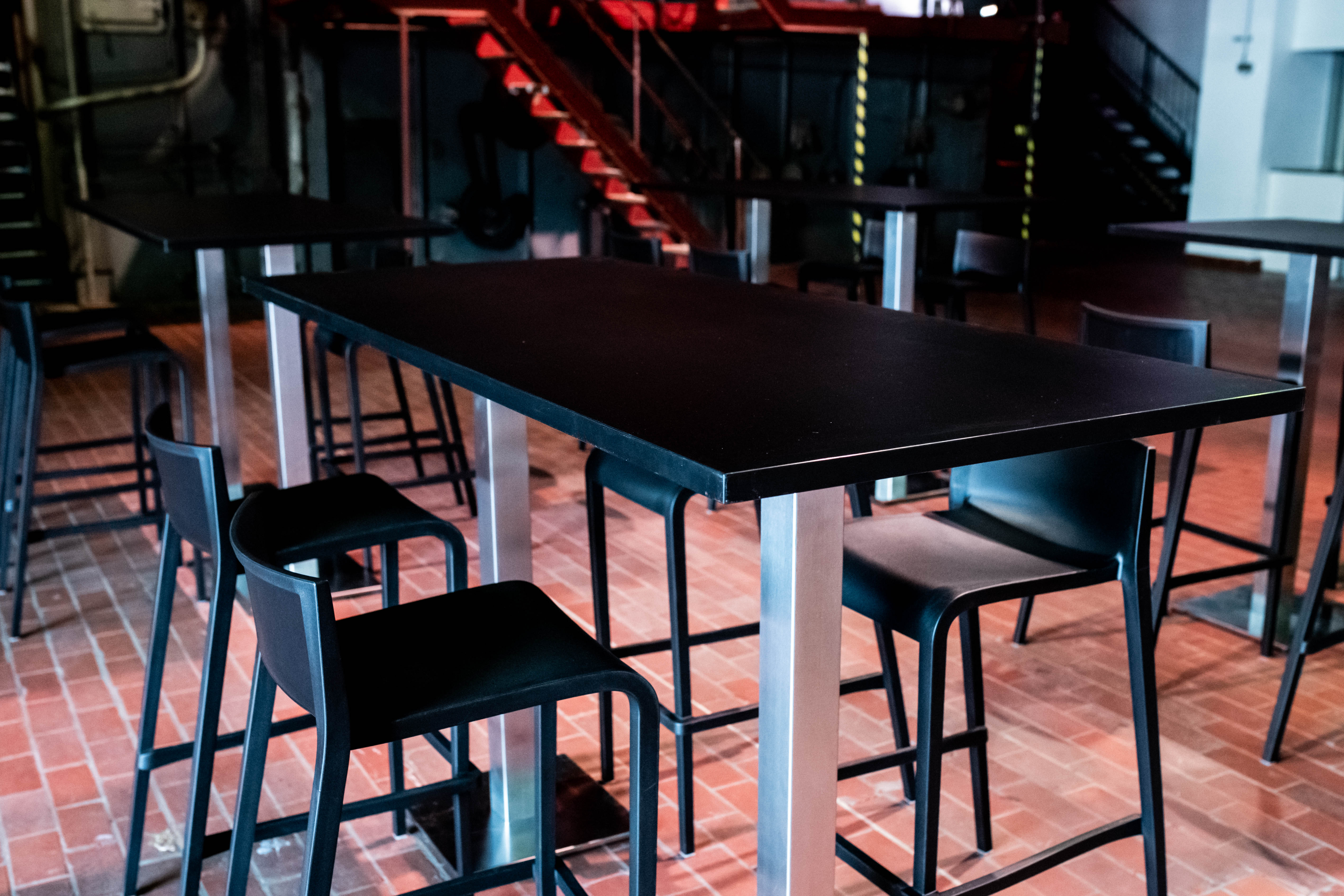 Tiffany_schwarz_Nassau