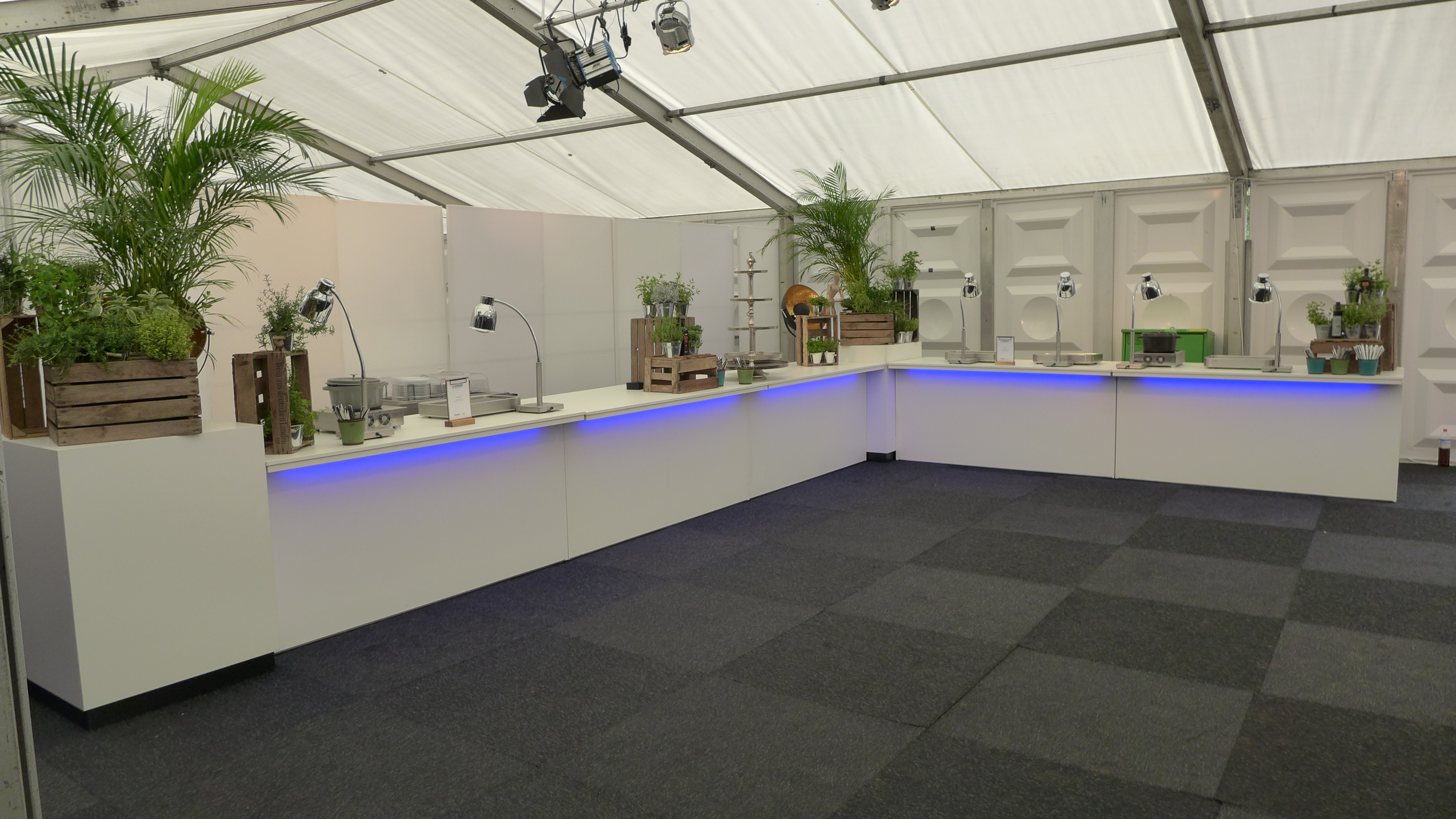 52116_ART Wand_Buffet White_Cube