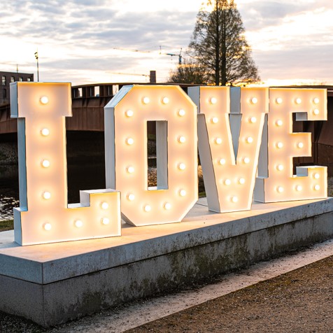 XXL-Buchstaben LOVE